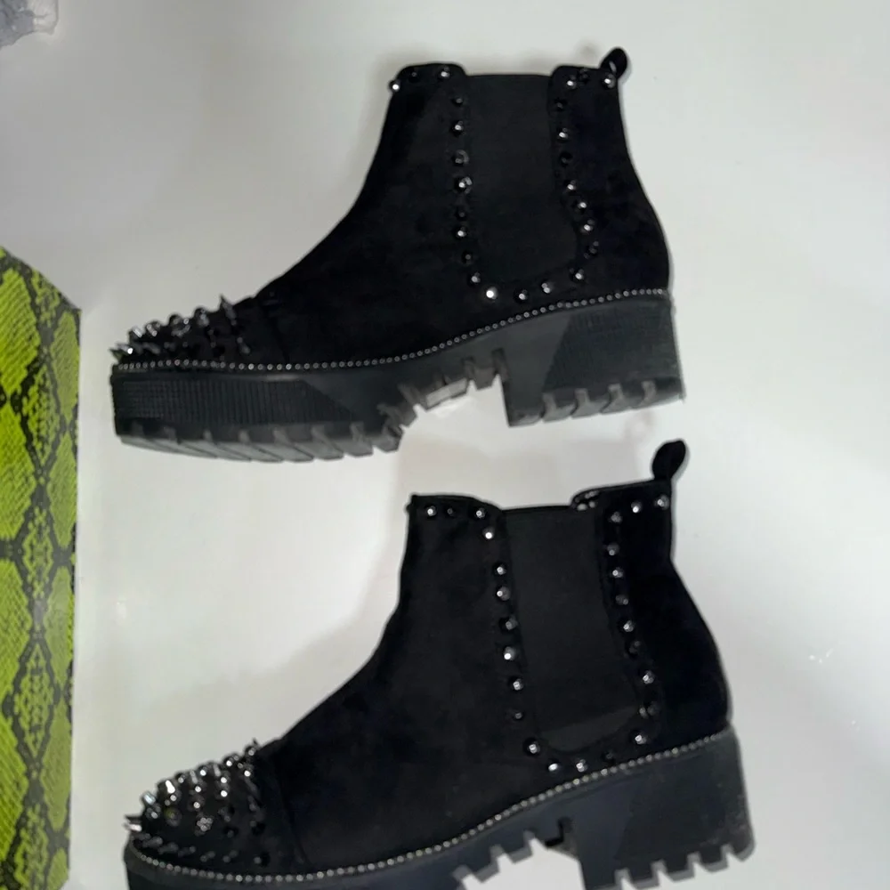 Cape Robbin Spiky Studded Black Chelsea Combat Boots 10 - Picture 3 of 5